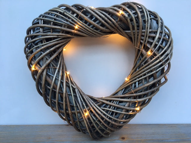 Wicker Heart - 30cm with lights image 0