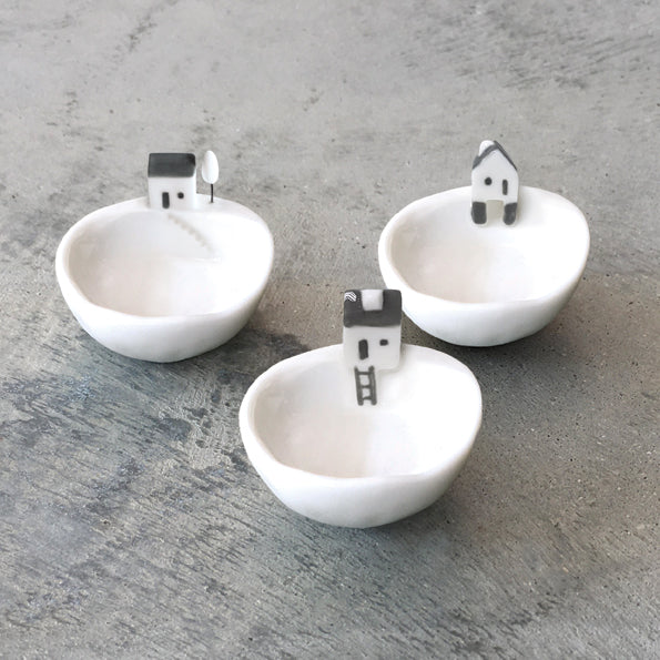 Porcelain Bowl with House image 1