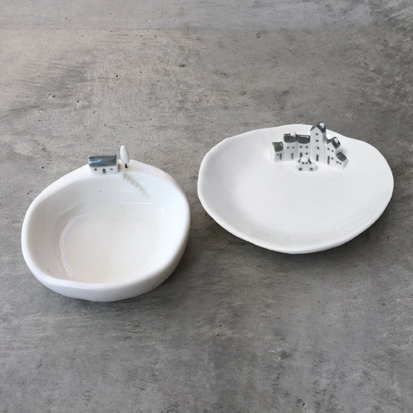 Porcelain Bowl with Houses image 1